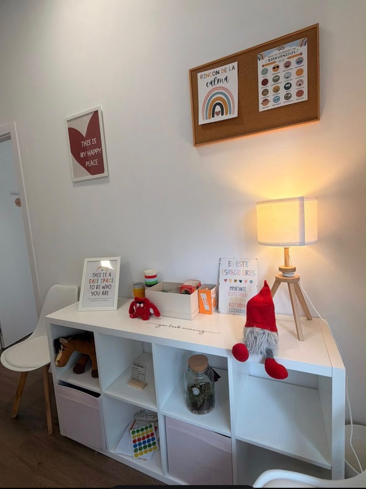 Rincón de la calma para niños en la consulta de Madrid